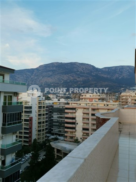 Huge five-room duplex 275 m2, 250 meters from the sea, Mahmutlar, Alanya-id-3040-photo-14