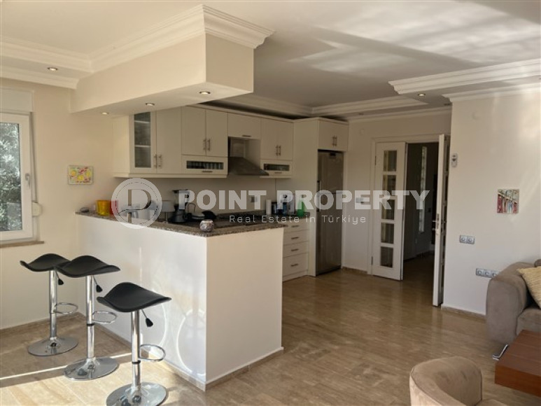 Двухэтажная вилла 3+1 с современным ремонтом и выходом к бассейну, Тепе, Аланья-id-3042-фото-2