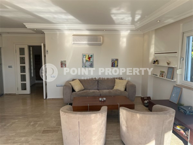 Двухэтажная вилла 3+1 с современным ремонтом и выходом к бассейну, Тепе, Аланья-id-3042-фото-3