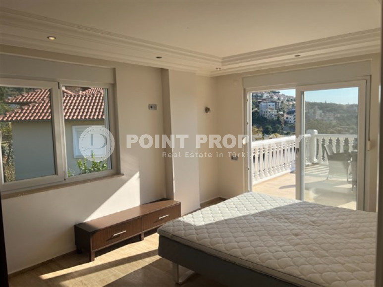 Двухэтажная вилла 3+1 с современным ремонтом и выходом к бассейну, Тепе, Аланья-id-3042-фото-10