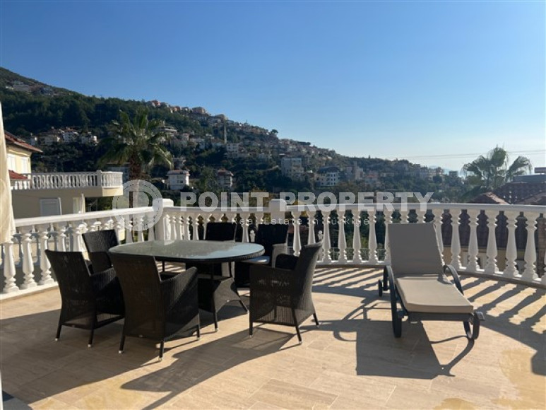 Двухэтажная вилла 3+1 с современным ремонтом и выходом к бассейну, Тепе, Аланья-id-3042-фото-15