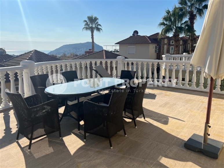 Двухэтажная вилла 3+1 с современным ремонтом и выходом к бассейну, Тепе, Аланья-id-3042-фото-18