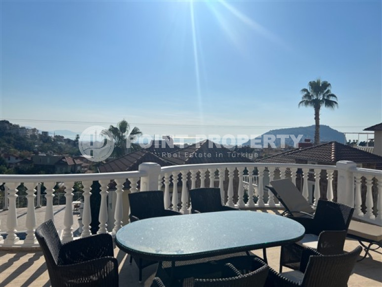 Двухэтажная вилла 3+1 с современным ремонтом и выходом к бассейну, Тепе, Аланья-id-3042-фото-21