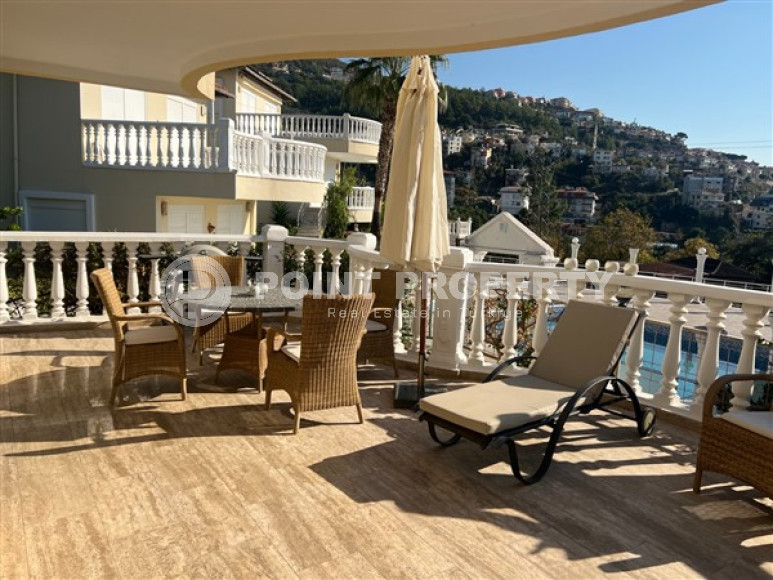 Двухэтажная вилла 3+1 с современным ремонтом и выходом к бассейну, Тепе, Аланья-id-3042-фото-23