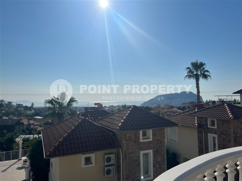 Двухэтажная вилла 3+1 с современным ремонтом и выходом к бассейну, Тепе, Аланья-id-3042-фото-25