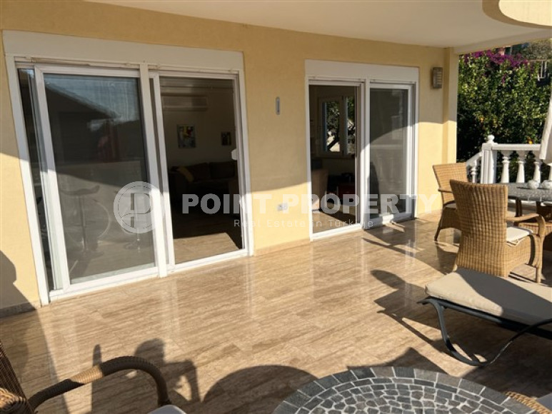 Двухэтажная вилла 3+1 с современным ремонтом и выходом к бассейну, Тепе, Аланья-id-3042-фото-26