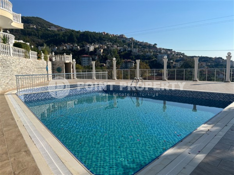 Двухэтажная вилла 3+1 с современным ремонтом и выходом к бассейну, Тепе, Аланья-id-3042-фото-28