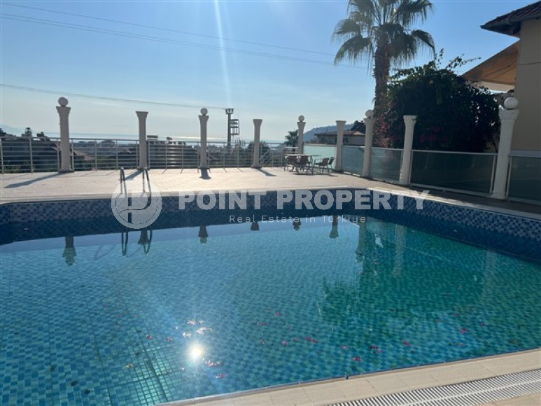 Двухэтажная вилла 3+1 с современным ремонтом и выходом к бассейну, Тепе, Аланья-id-3042-фото-30