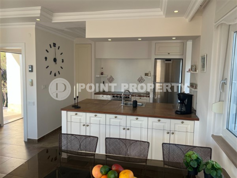 Шикарная трёхэтажная вилла 5+1 с видом, Тепе, Аланья-id-3043-фото-12