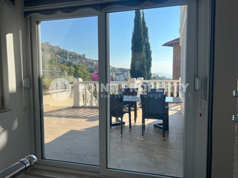 Шикарная трёхэтажная вилла 5+1 с видом, Тепе, Аланья-id-3043-фото-23