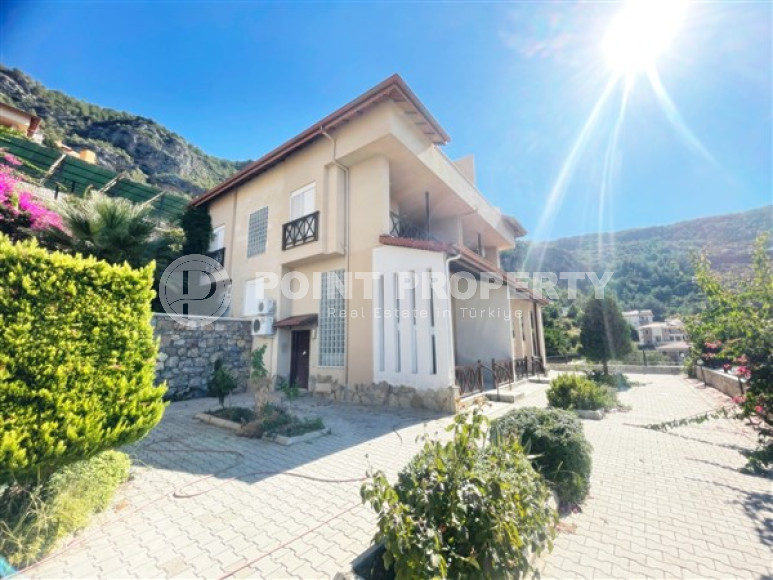 Уютная двухуровневая вилла с интересной планировкой и видом на море, в центре Аланьи, район Тепе-id-3044-фото-7