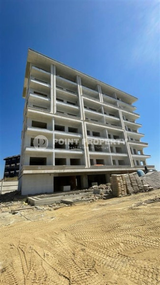 New 1+1 apartment of standard size in a house at the final stage of construction, Avsallar, Alanya-id-3047-photo-3
