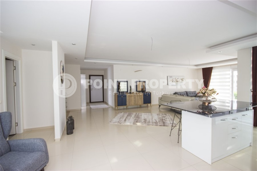 Garden duplex 4+1 with an area of 225 m2 in the Kestel area, just 350 meters from the sea-id-1269-photo-36