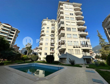 Spacious four-room apartment 180 m2 in the center of Alanya, 750 meters from the first sea line-id-3054-photo-1