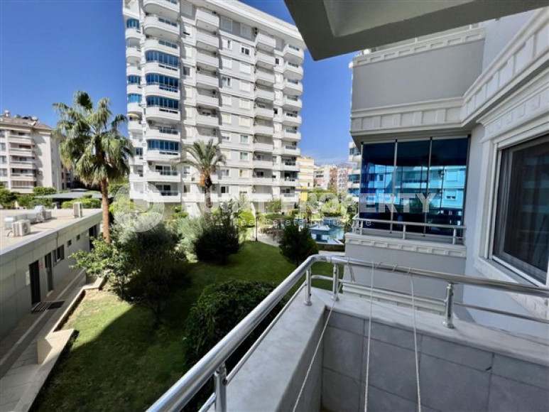 Квартира 3+1 у моря, с большим салоном и балконами с безрамным остеклением, Тосмур, Аланья-id-3064-фото-9