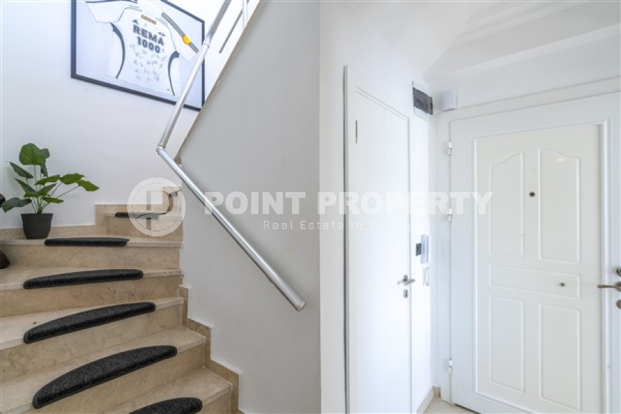 Spacious penthouse 4+2 with sea and mountain views, 225 m2, Oba district. 400 meters to the beach. Suitable for citizenship-id-2552-photo-10