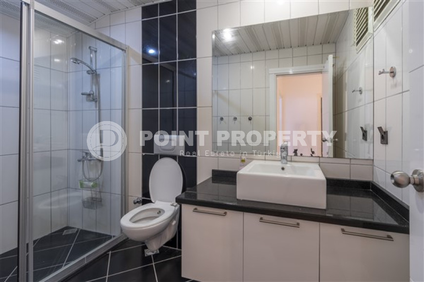 Spacious penthouse 4+2 with sea and mountain views, 225 m2, Oba district. 400 meters to the beach. Suitable for citizenship-id-2552-photo-25