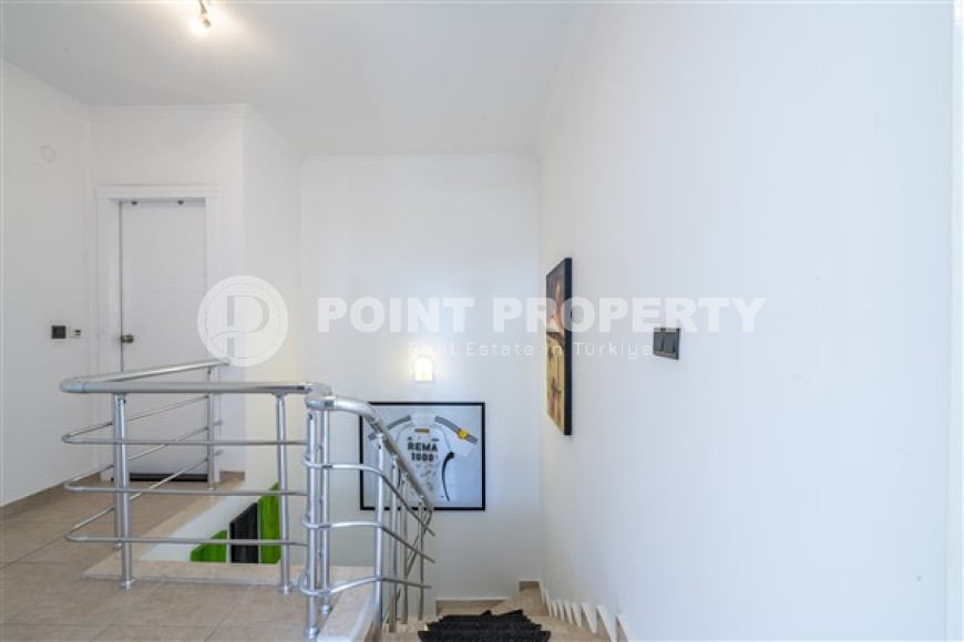 Spacious penthouse 4+2 with sea and mountain views, 225 m2, Oba district. 400 meters to the beach. Suitable for citizenship-id-2552-photo-26