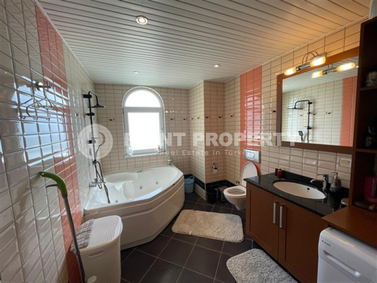Comfortable duplex with a large area of 200 m2, the center of Alanya, with three bathrooms-id-3072-photo-19