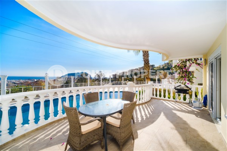 Очаровательная дуплексная вилла с двумя просторными балконами, центр Аланьи, Тепе-id-3079-фото-6