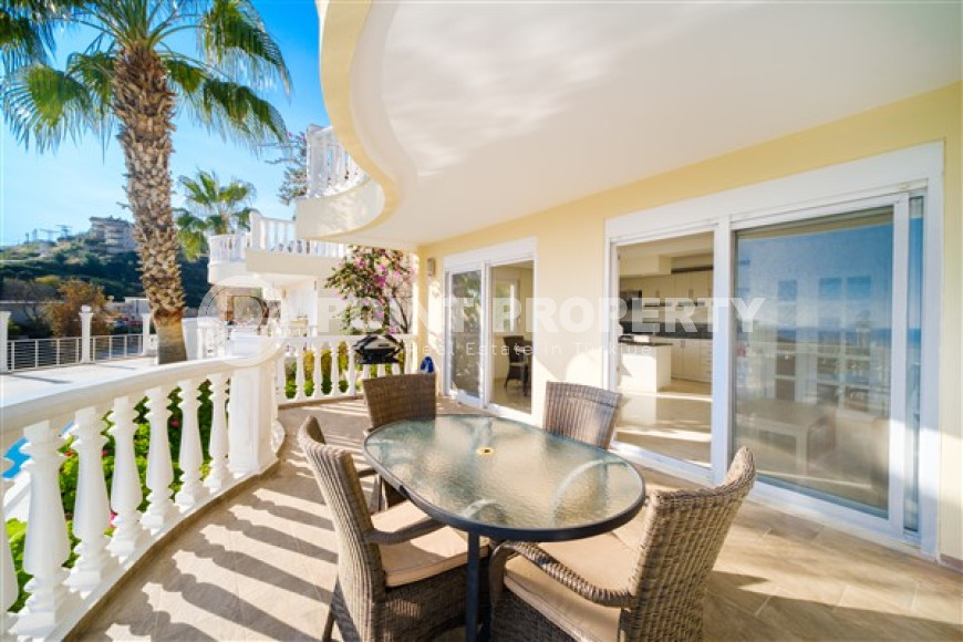 Очаровательная дуплексная вилла с двумя просторными балконами, центр Аланьи, Тепе-id-3079-фото-7