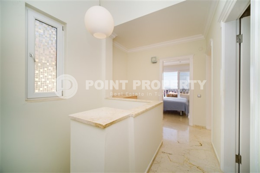 Очаровательная дуплексная вилла с двумя просторными балконами, центр Аланьи, Тепе-id-3079-фото-11