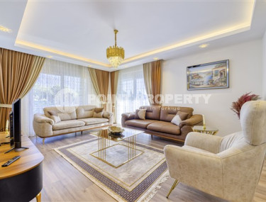 Luxurious three-room apartment 115 m² with furniture and a large balcony, Mahmutlar, Alanya-id-3093-photo-1