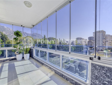 Luxurious three-room apartment 115 m² with furniture and a large balcony, Mahmutlar, Alanya-id-3093-photo-4