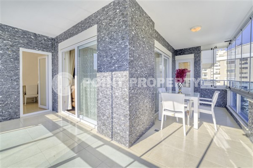 Luxurious three-room apartment 115 m² with furniture and a large balcony, Mahmutlar, Alanya-id-3093-photo-5