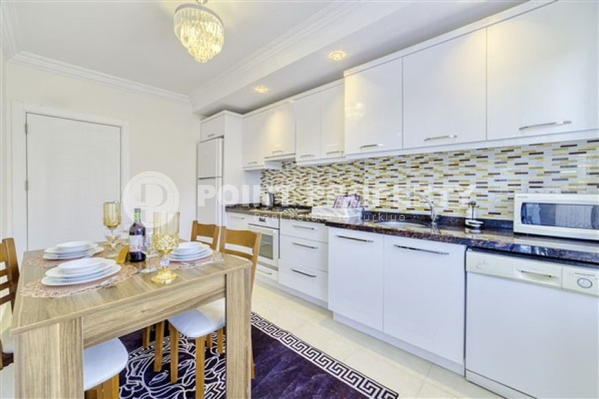 Luxurious three-room apartment 115 m² with furniture and a large balcony, Mahmutlar, Alanya-id-3093-photo-8