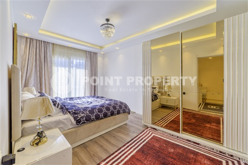 Luxurious three-room apartment 115 m² with furniture and a large balcony, Mahmutlar, Alanya-id-3093-photo-9