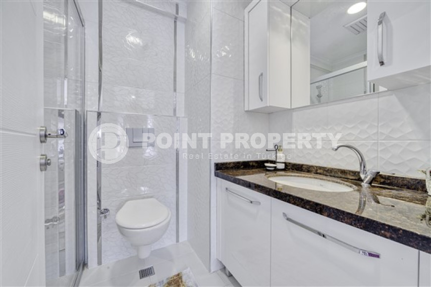 Luxurious three-room apartment 115 m² with furniture and a large balcony, Mahmutlar, Alanya-id-3093-photo-12