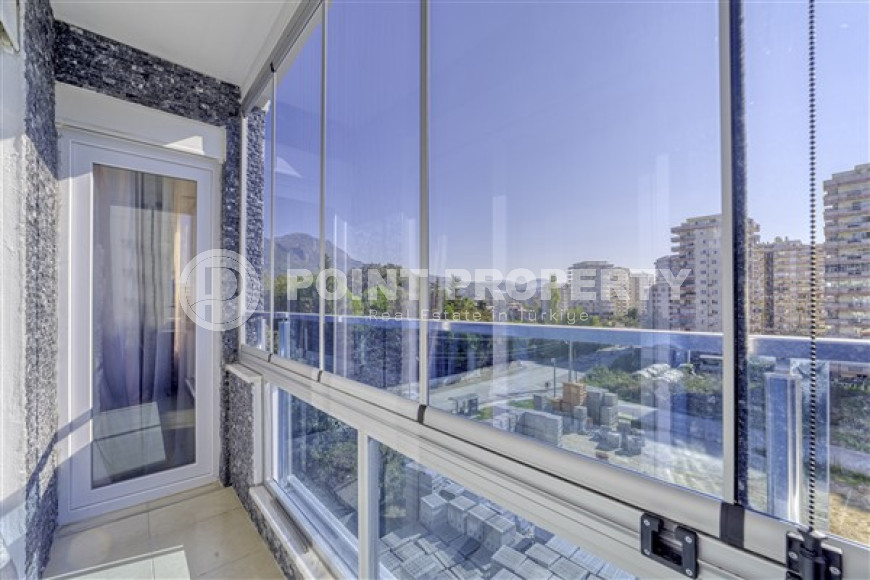 Luxurious three-room apartment 115 m² with furniture and a large balcony, Mahmutlar, Alanya-id-3093-photo-13