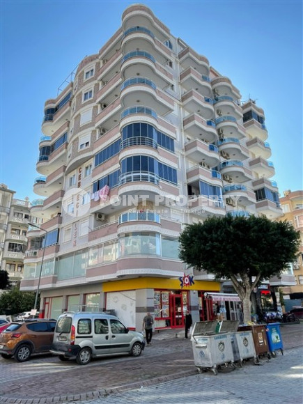 Three-room inexpensive apartment in light colors, unfurnished, Mahmutlar, Alanya-id-3104-photo-3