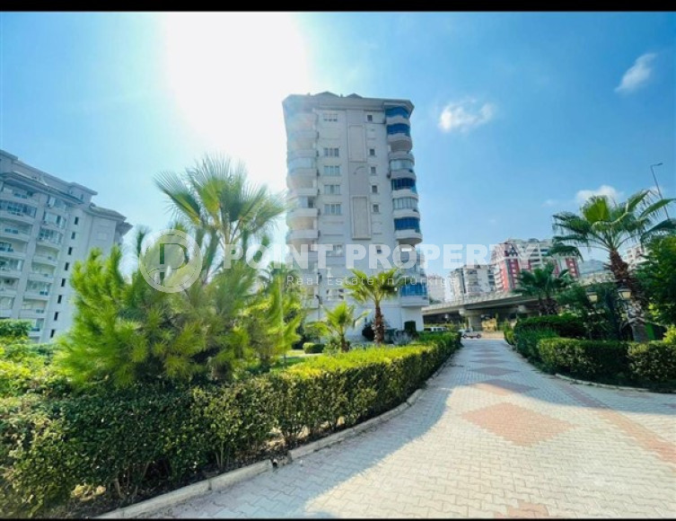 Spacious duplex apartment 310 m2 in Cikcilli area, Alanya-id-3106-photo-35