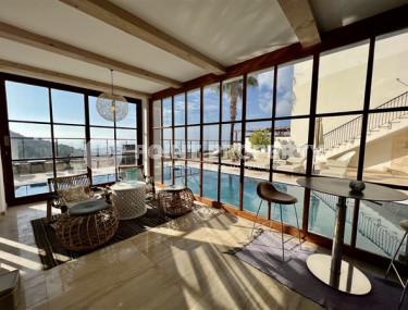 Сказочная трёхэтажная вилла 390 м² с обстановкой в европейском стиле и венецианскими окнами, Бекташ, Аланья-id-3120-фото-1