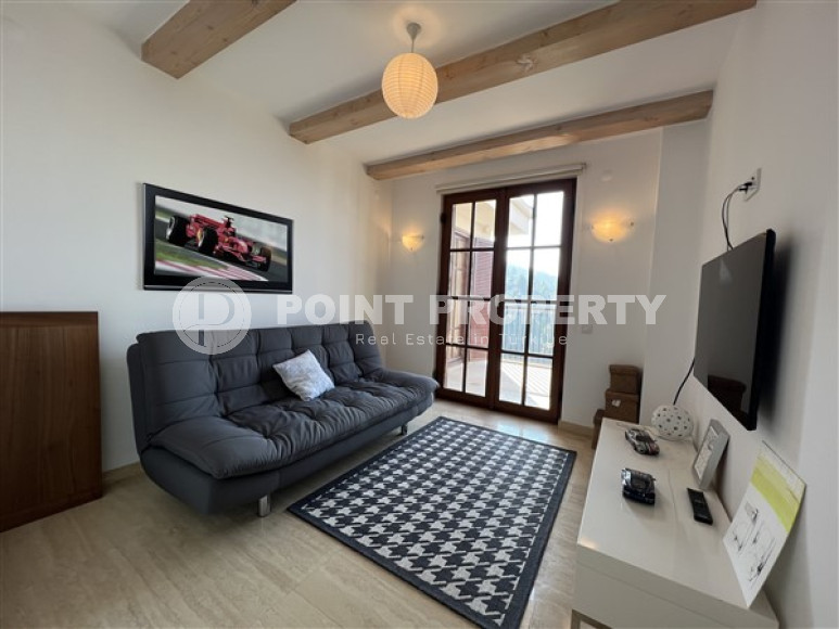 Сказочная трёхэтажная вилла 390 м² с обстановкой в европейском стиле и венецианскими окнами, Бекташ, Аланья-id-3120-фото-2