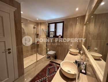 Сказочная трёхэтажная вилла 390 м² с обстановкой в европейском стиле и венецианскими окнами, Бекташ, Аланья-id-3120-фото-3