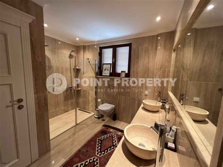 Сказочная трёхэтажная вилла 390 м² с обстановкой в европейском стиле и венецианскими окнами, Бекташ, Аланья-id-3120-фото-3