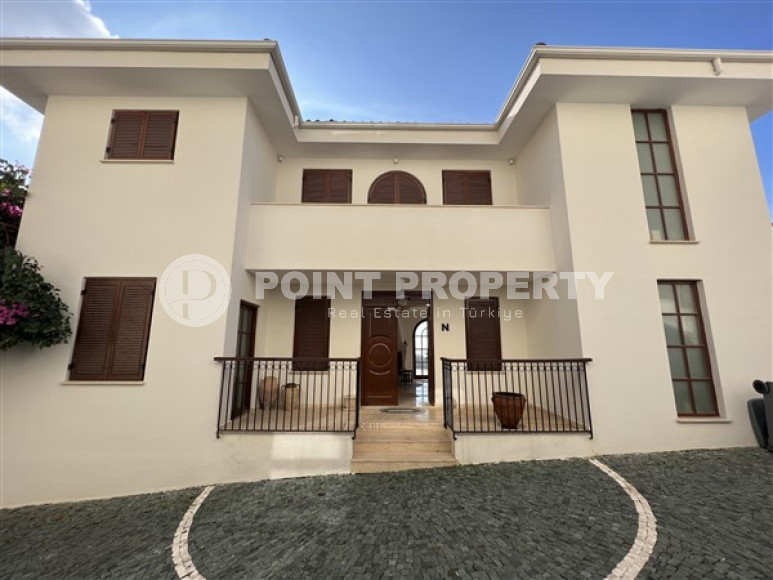 Сказочная трёхэтажная вилла 390 м² с обстановкой в европейском стиле и венецианскими окнами, Бекташ, Аланья-id-3120-фото-8