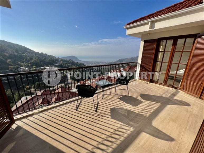 Сказочная трёхэтажная вилла 390 м² с обстановкой в европейском стиле и венецианскими окнами, Бекташ, Аланья-id-3120-фото-17