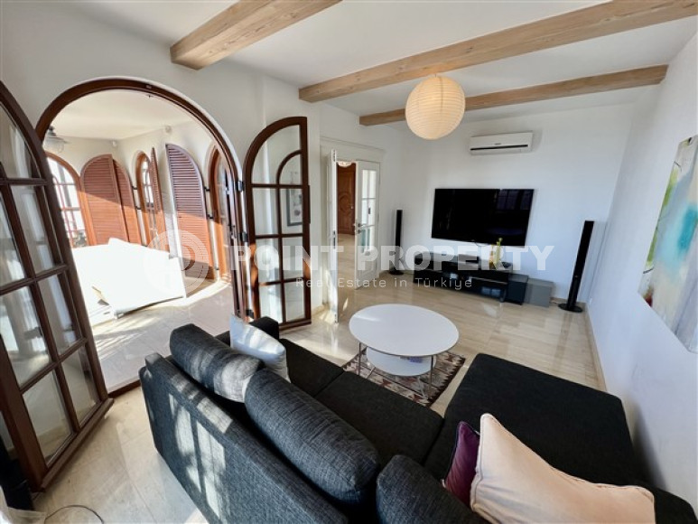 Сказочная трёхэтажная вилла 390 м² с обстановкой в европейском стиле и венецианскими окнами, Бекташ, Аланья-id-3120-фото-34