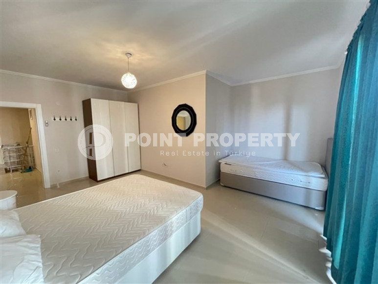 Огромный шестикомнатный дуплекс 5+1 с выходом на собственную террасу, Тосмур, Аланья-id-3130-фото-3