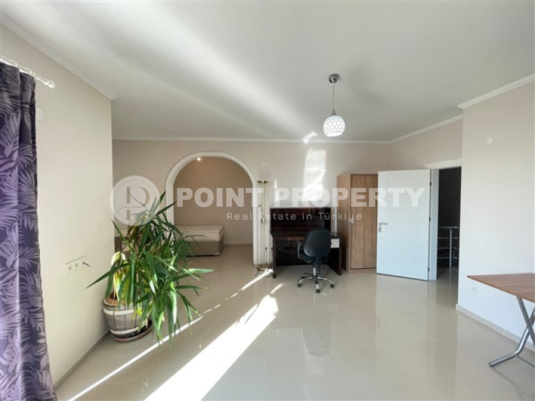 Огромный шестикомнатный дуплекс 5+1 с выходом на собственную террасу, Тосмур, Аланья-id-3130-фото-8