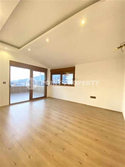 Огромный пентхаус 4+1, центр Аланьи, расположенный на пятом этаже и крыше-id-3131-фото-8