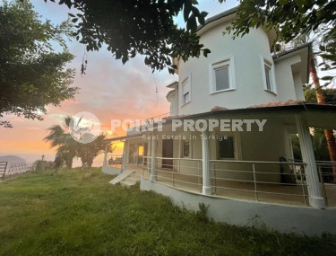 Duplex villa in Turkish style with an area of 225 m2, Alanya center, Tepe-id-3132-photo-1