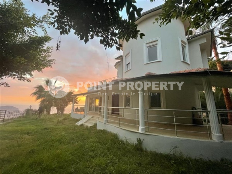Duplex villa in Turkish style with an area of 225 m2, Alanya center, Tepe-id-3132-photo-1