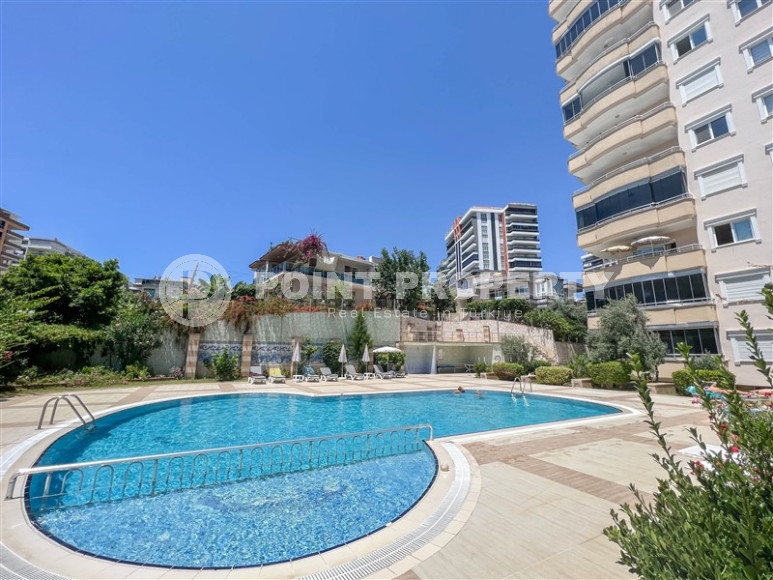 Ideal 2+1 apartment in the popular Mahmutlar area, with an area of 135m2.-id-1277-photo-3