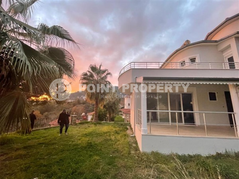 Дуплексная вилла в турецком стиле с площадью 225 м2, центр Аланьи, Тепе-id-3132-фото-11