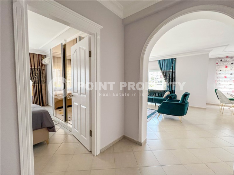 Ideal 2+1 apartment in the popular Mahmutlar area, with an area of 135m2.-id-1277-photo-4